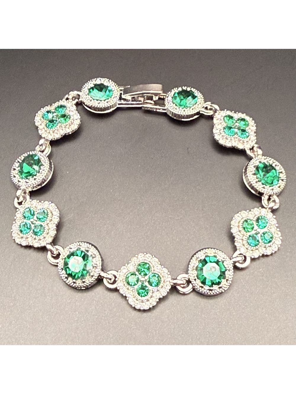 candy+clover Deep Green Crystal Clover Circle Silver Tone Bracelet